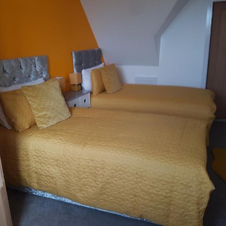 Rosie Flanagan'S Bed & Breakfast สเกคเนส ภายนอก รูปภาพ