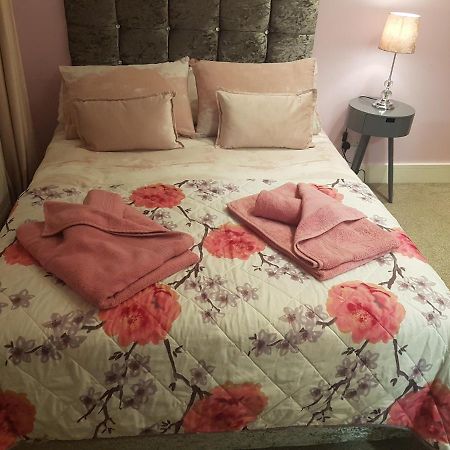 Rosie Flanagan'S Bed & Breakfast สเกคเนส ภายนอก รูปภาพ