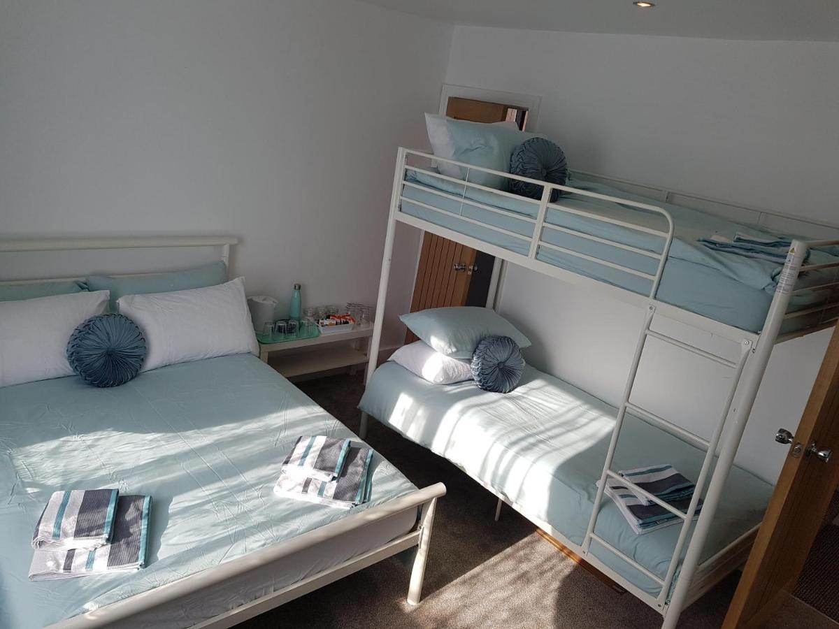 Rosie Flanagan'S Bed & Breakfast สเกคเนส ภายนอก รูปภาพ