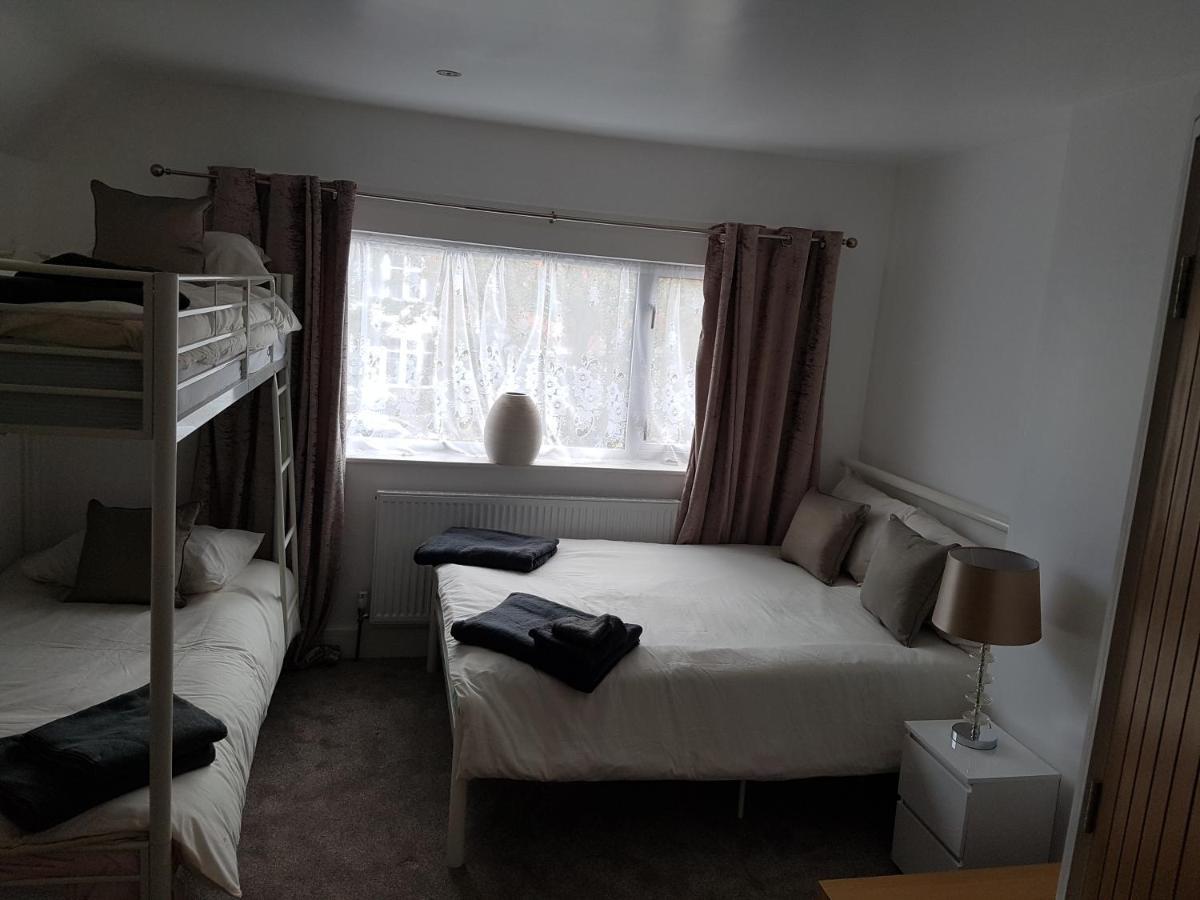 Rosie Flanagan'S Bed & Breakfast สเกคเนส ภายนอก รูปภาพ