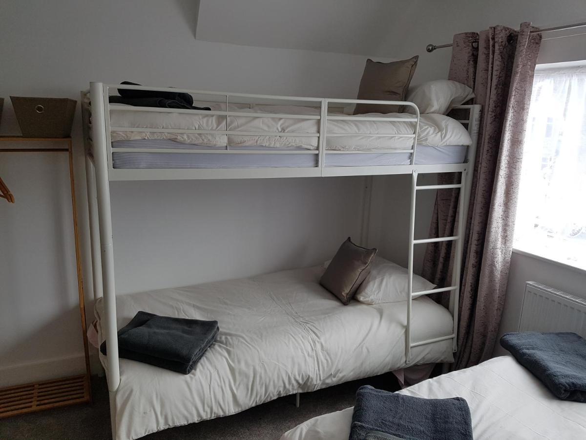 Rosie Flanagan'S Bed & Breakfast สเกคเนส ภายนอก รูปภาพ