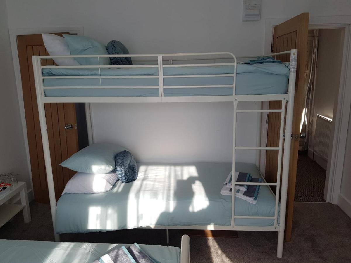 Rosie Flanagan'S Bed & Breakfast สเกคเนส ภายนอก รูปภาพ