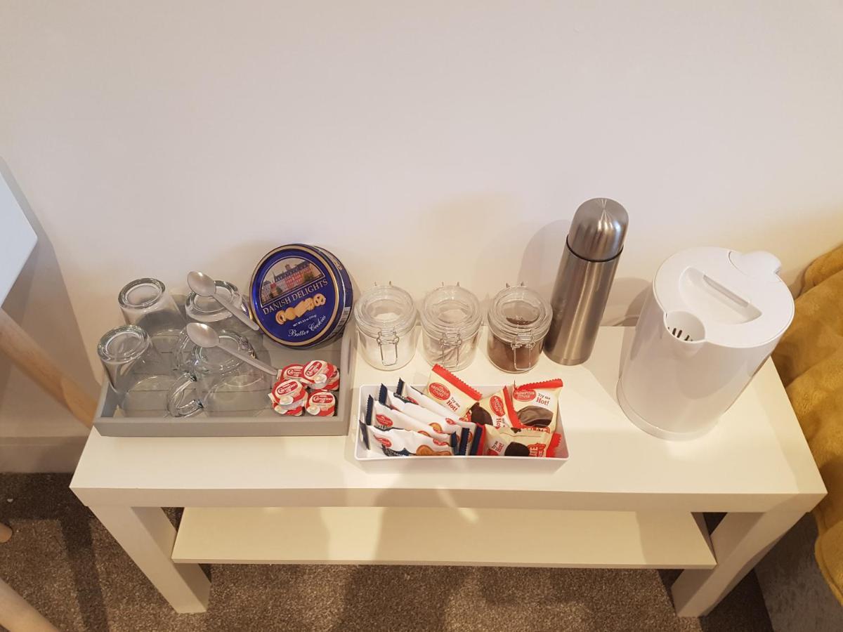 Rosie Flanagan'S Bed & Breakfast สเกคเนส ภายนอก รูปภาพ