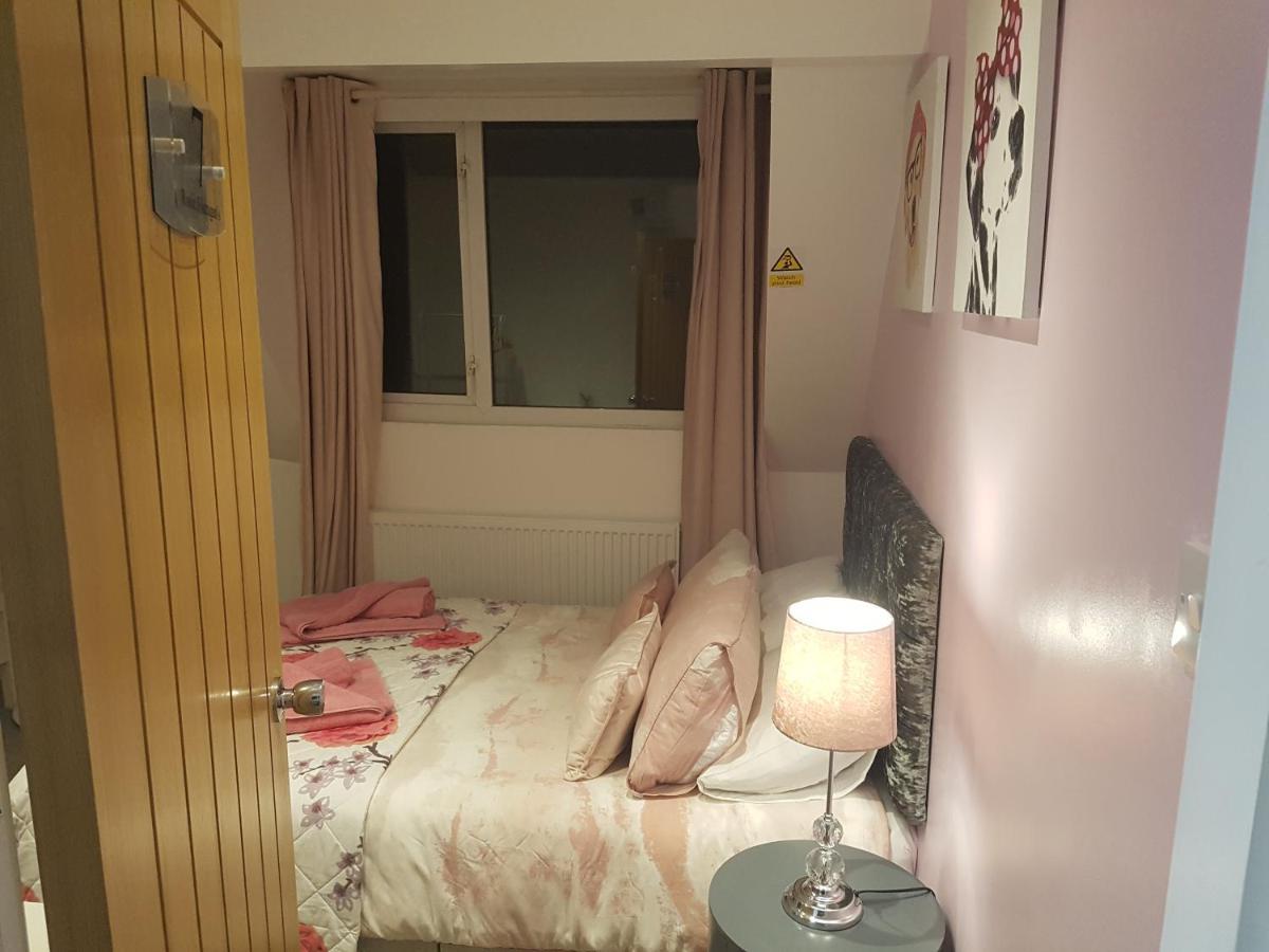 Rosie Flanagan'S Bed & Breakfast สเกคเนส ภายนอก รูปภาพ