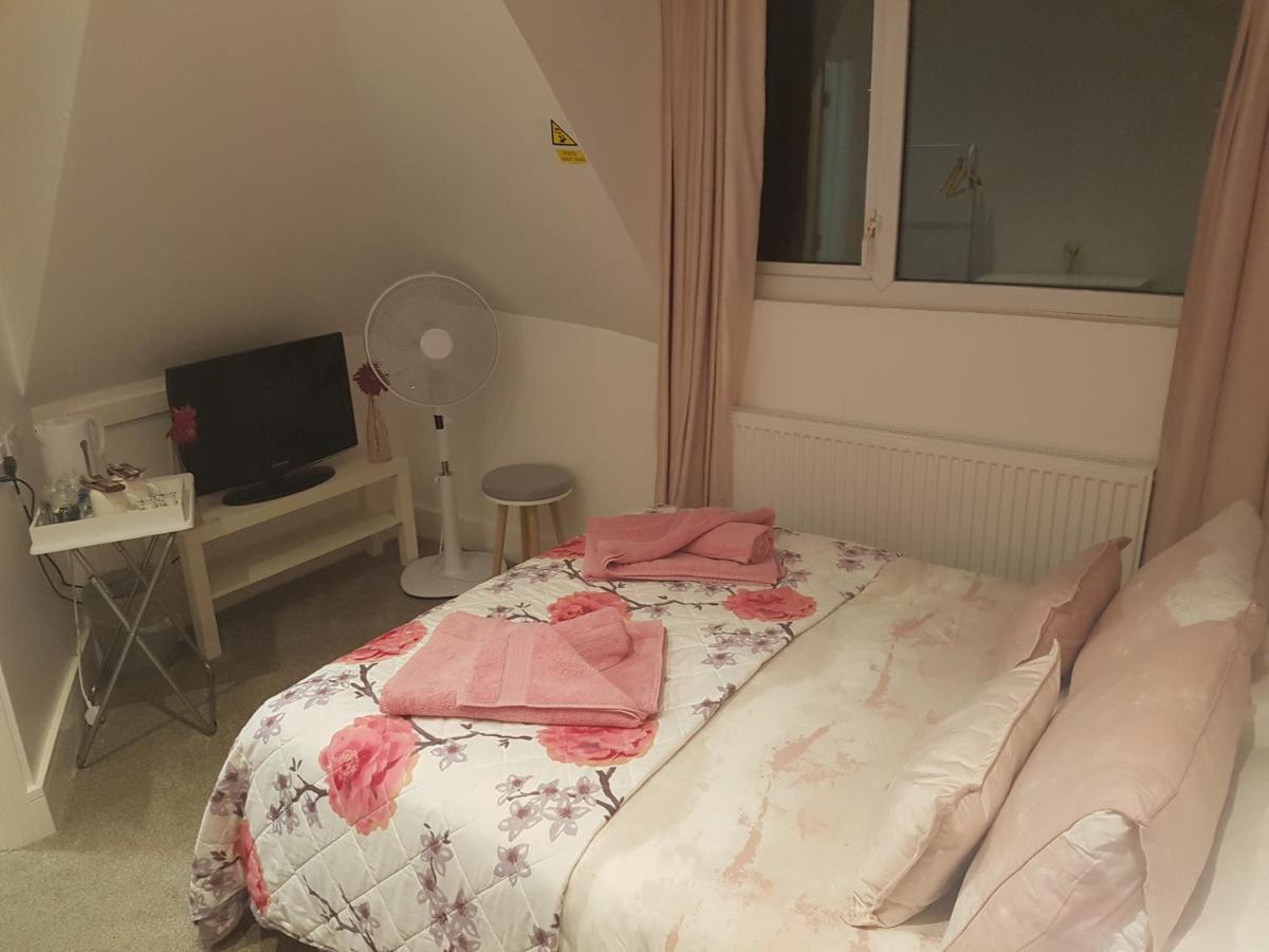 Rosie Flanagan'S Bed & Breakfast สเกคเนส ภายนอก รูปภาพ