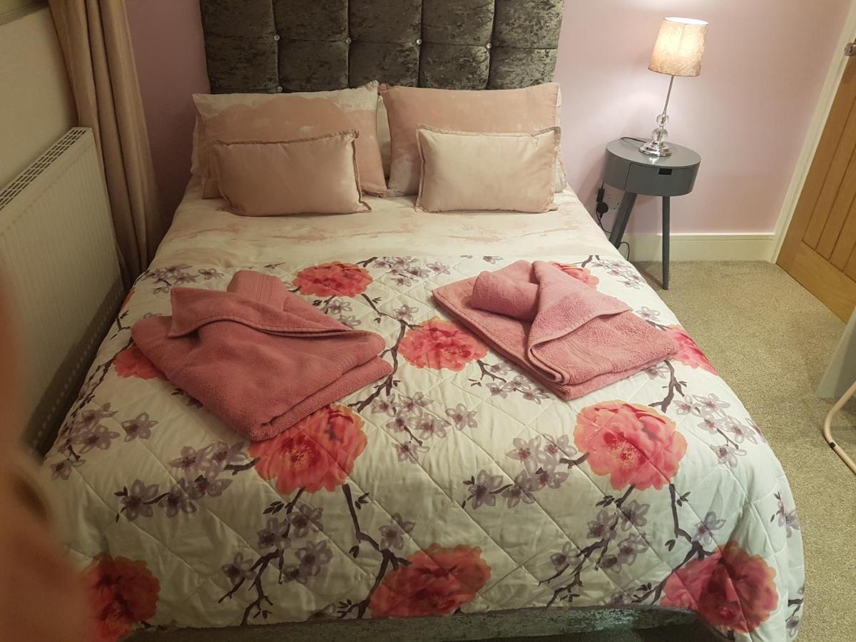 Rosie Flanagan'S Bed & Breakfast สเกคเนส ภายนอก รูปภาพ